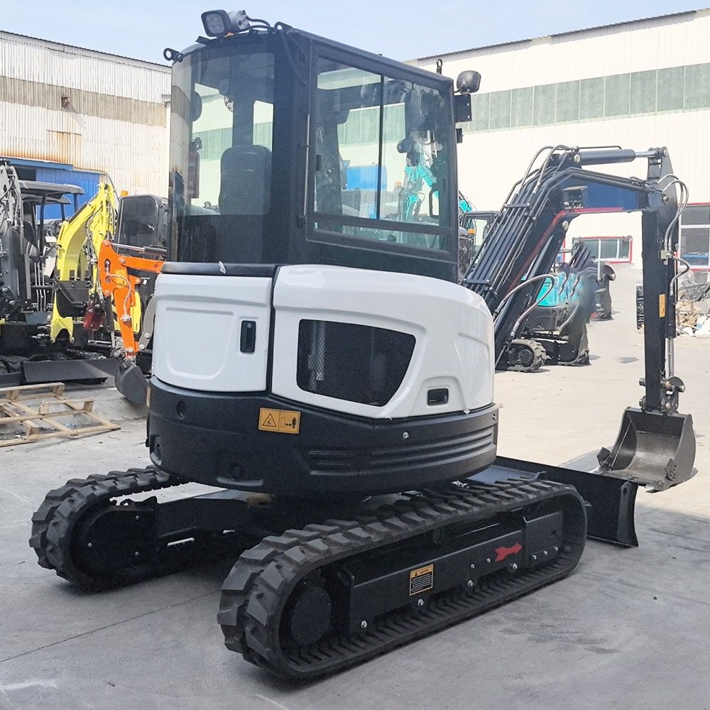 Bager 4T X PRO 40 Kubota Motor - slika 2