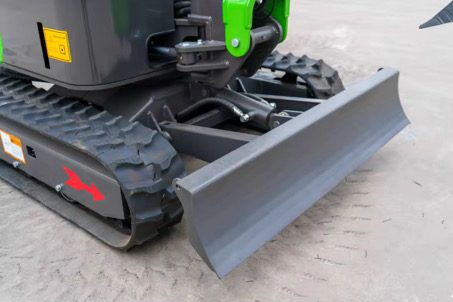 Mini bager 1.5T s Kubota motorjem – X PRO 15 - slika 9