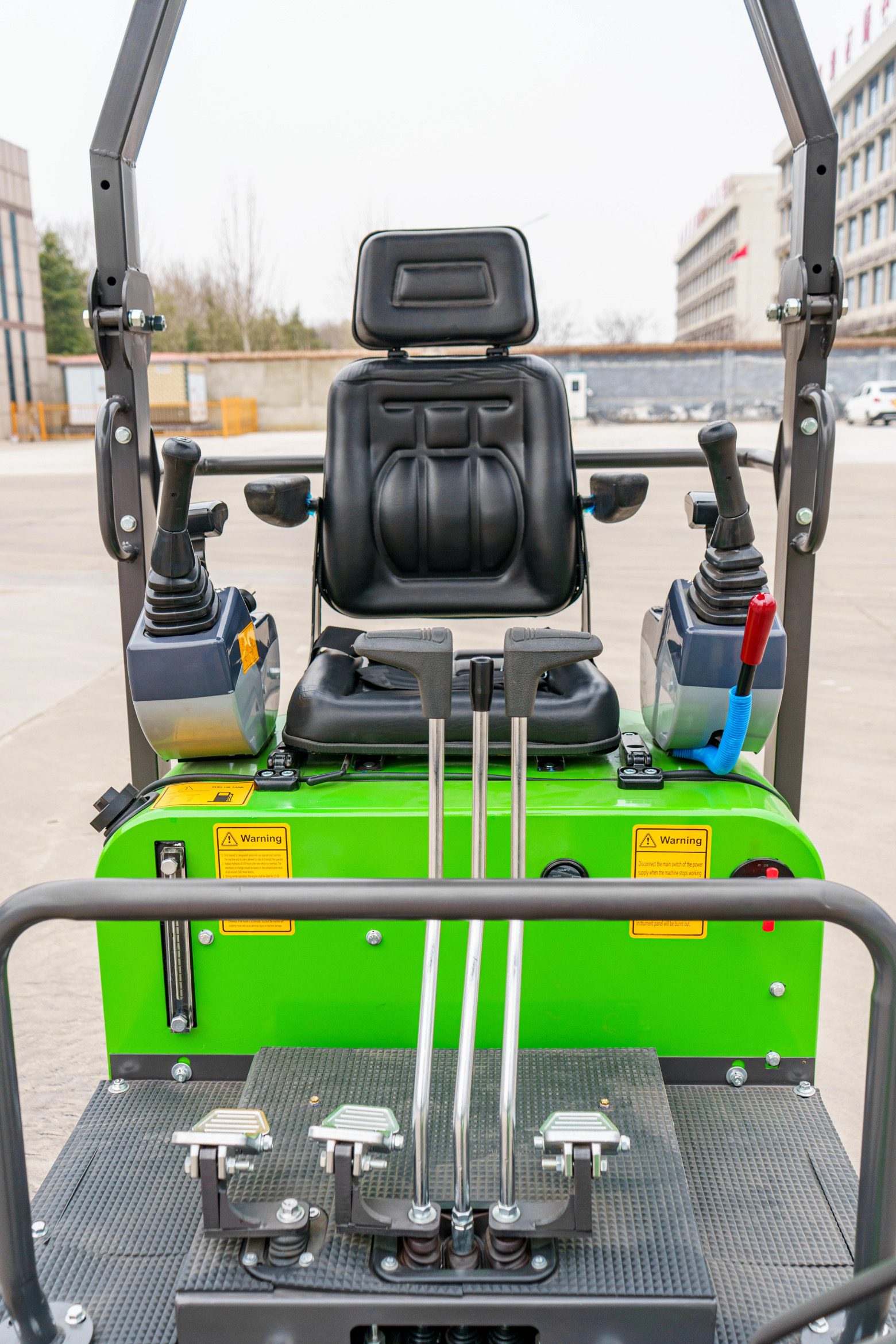 Mini bager 1.5T s Kubota motorjem – X PRO 15 - slika 5