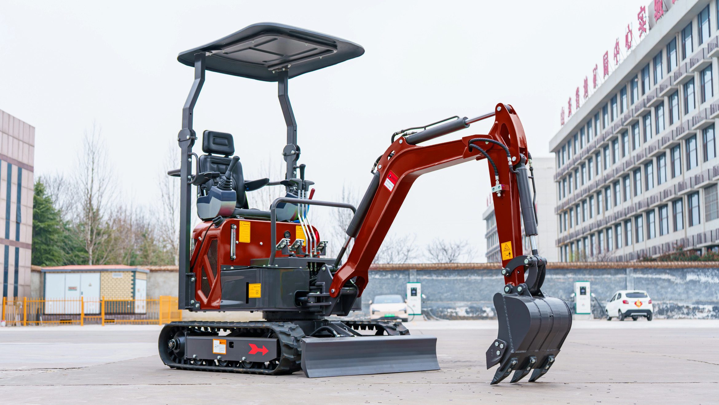 Mini bager 1.5T s Kubota motorjem – X PRO 15 - slika 4
