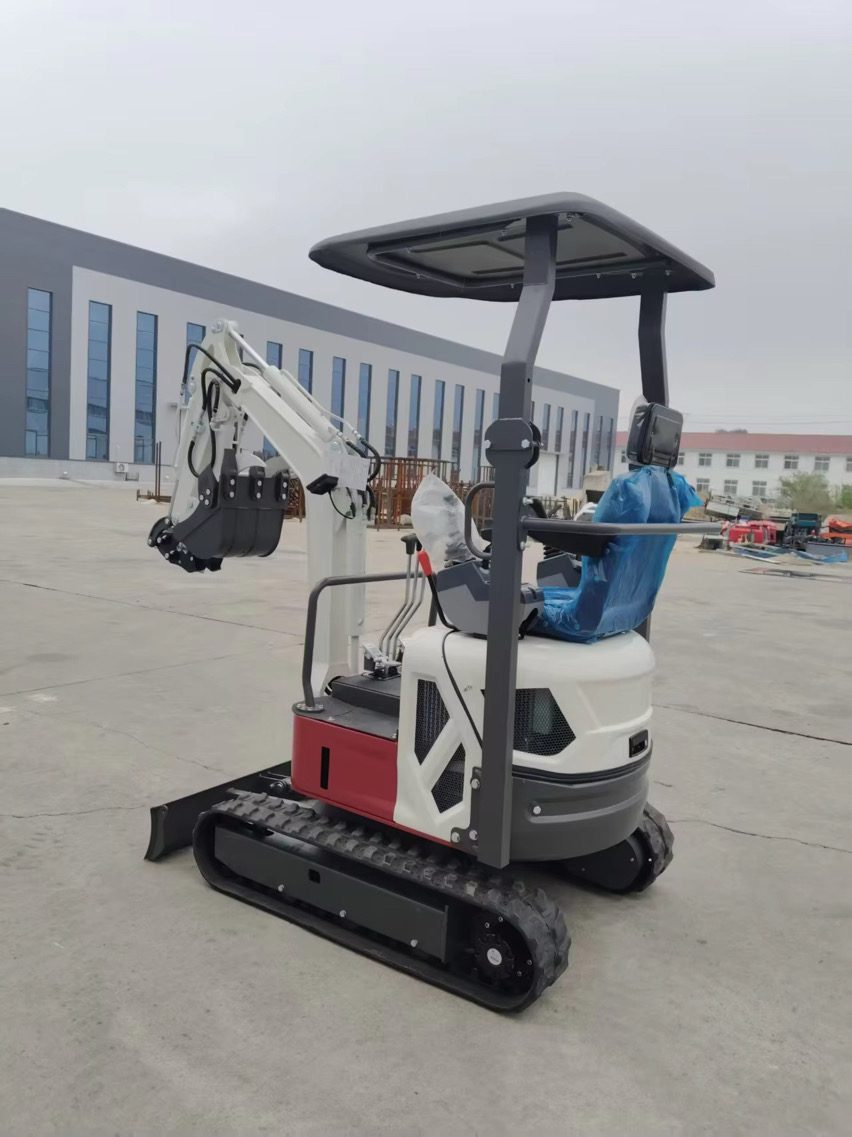 Mini bager 1.5T s Kubota motorjem – X PRO 15 - slika 13