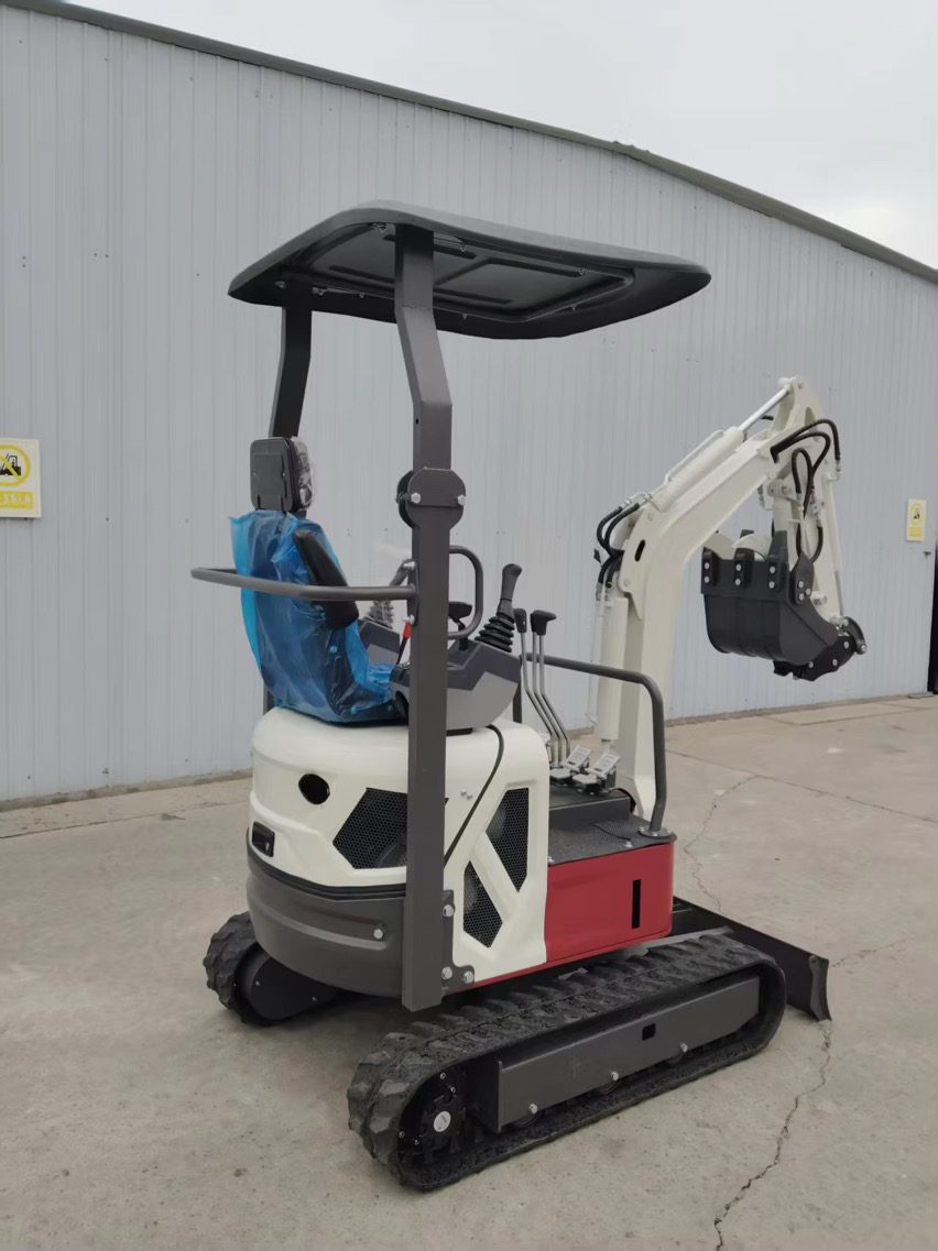 Mini bager 1.5T s Kubota motorjem – X PRO 15 - slika 14