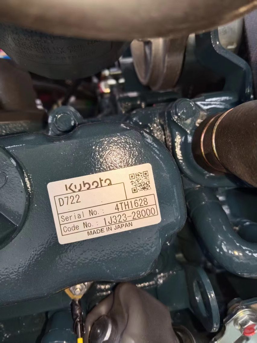 Mini bager 1.5T s Kubota motorjem – X PRO 15 - slika 16